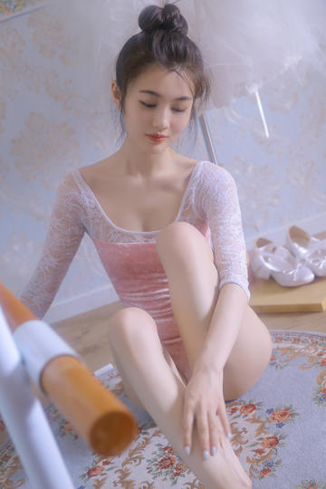 张凌赫颐莲品牌喷雾全球代言人